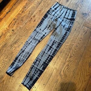 Black and gray Lululemon tie dye leggings